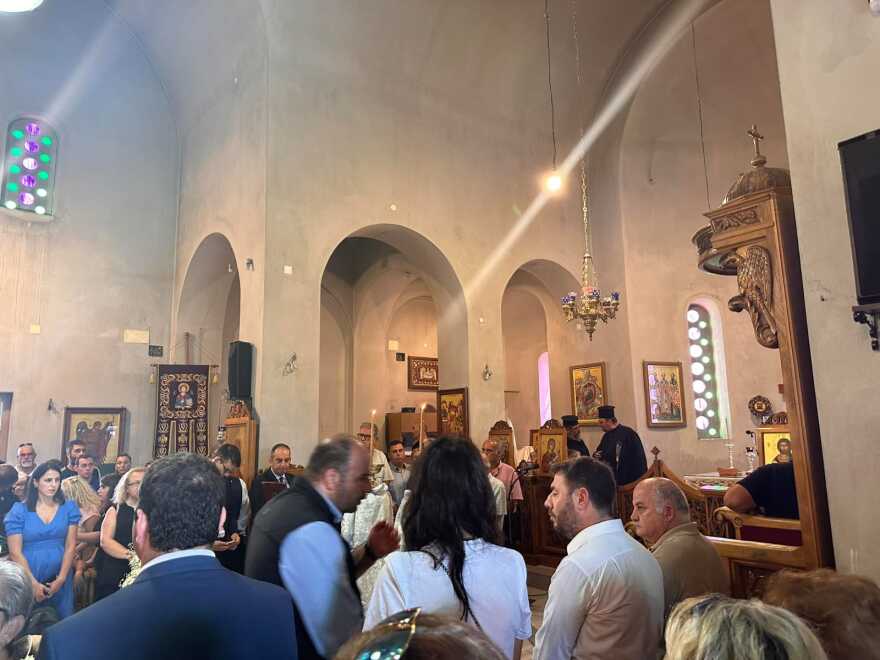 Δάρκυσε και η Παναγία στην κηδεία του Αντώνη - «Δεν θα ξεχάσουμε ποτέ το δικό του χαμόγελο, την καλοσύνη και την αγάπη που είχε για τον κόσμο» 18 androulakis-kideia