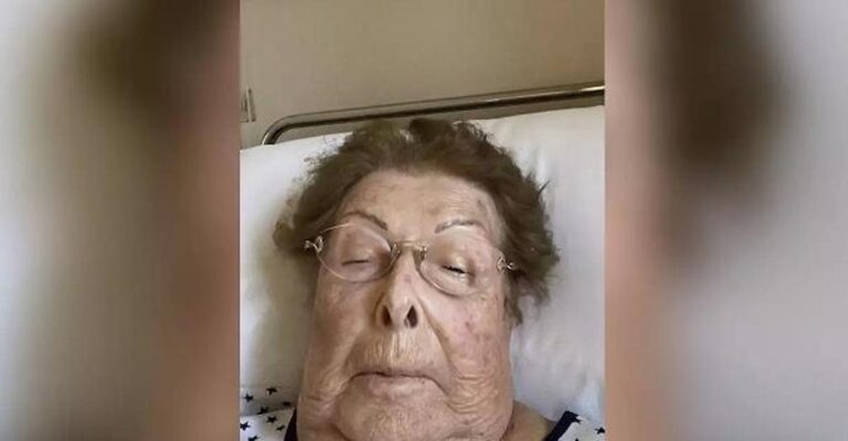 Δύσκολες ώρες για την Βέφα Αλεξιάδου: Βρίσκεται στο νοσοκομείο – Το αποκάλυψε η ίδια