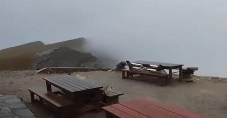 Έπεσε το πρώτο χιόνι στον Όλυμπο: Εντυπωσιακές εικόνες 