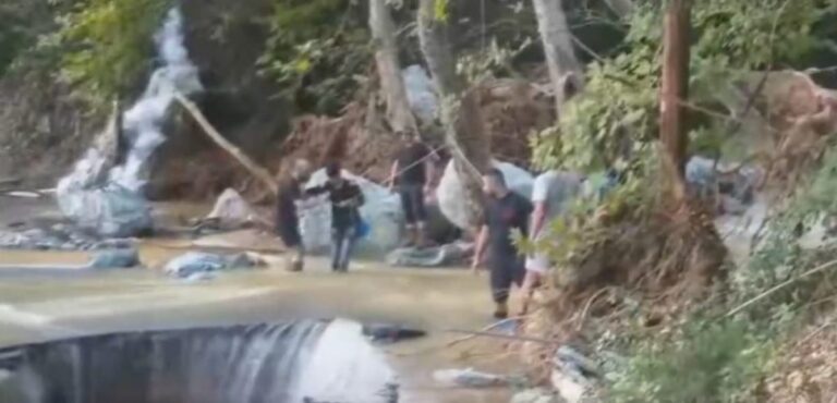 Ανθρωπιά: Πολίτες του Πηλίου σώζουν τα ασυνόδευτα προσφυγάκια