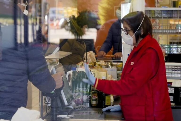 Ιταλία: Μειώνουν 10% τις τιμές στα σούπερ μάρκετ – Ειδική σήμανση στα ράφια