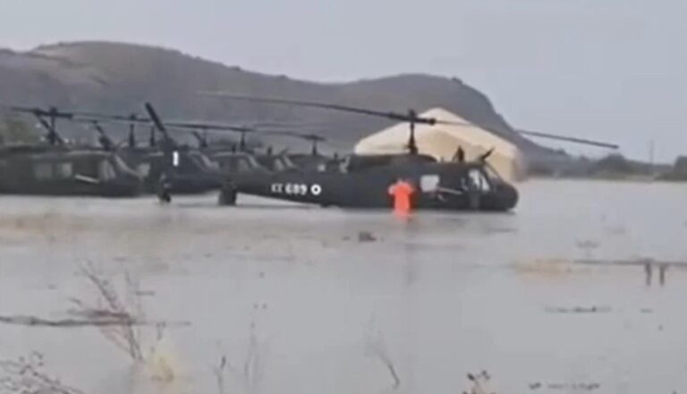 Κακοκαιρία: Πλημμύρισε η βάση ελικόπτερων στο Στεφανοβίκειο – Ελικόπτερα έγιναν «βάρκες»