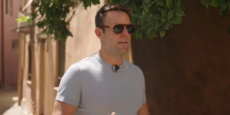 «Εδώ είμαι, χτυπńστε»: Νέο βίντεο από τον Στέφανο Κασσελάκη – Τι απαντά στα σχόλια ότι τον «φύτεψε» ο Τσίπρας