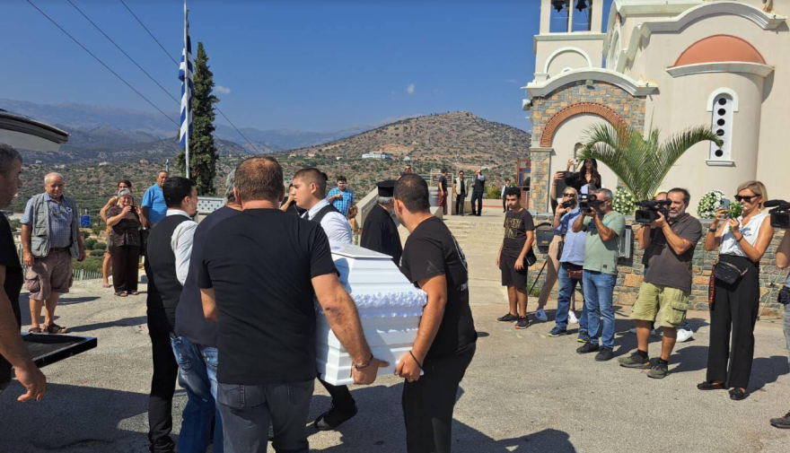 Δάρκυσε και η Παναγία στην κηδεία του Αντώνη - «Δεν θα ξεχάσουμε ποτέ το δικό του χαμόγελο, την καλοσύνη και την αγάπη που είχε για τον κόσμο» 17 kideia__3_