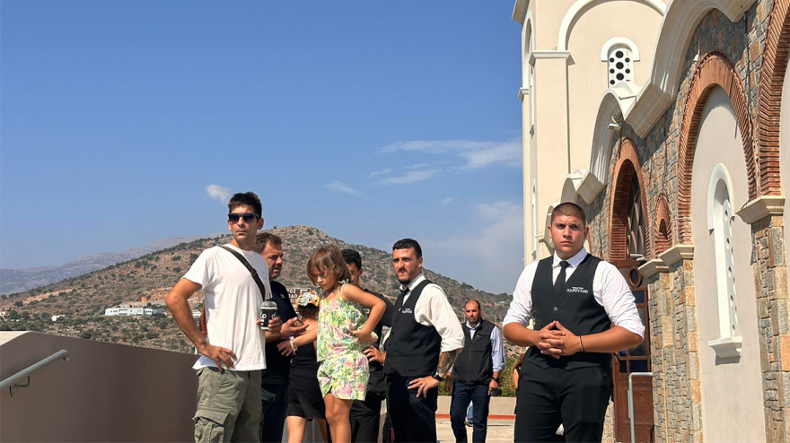 Δάρκυσε και η Παναγία στην κηδεία του Αντώνη - «Δεν θα ξεχάσουμε ποτέ το δικό του χαμόγελο, την καλοσύνη και την αγάπη που είχε για τον κόσμο» 12 kideia_antwni__3_