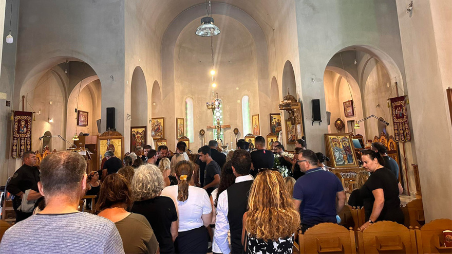 Δάρκυσε και η Παναγία στην κηδεία του Αντώνη - «Δεν θα ξεχάσουμε ποτέ το δικό του χαμόγελο, την καλοσύνη και την αγάπη που είχε για τον κόσμο» 13 kideia_antwni__8_