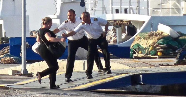 Λίγα χρόνια πριν, στο λιμάνι της Ραφήνας, τράβηξα αυτήν τη φωτογραφία