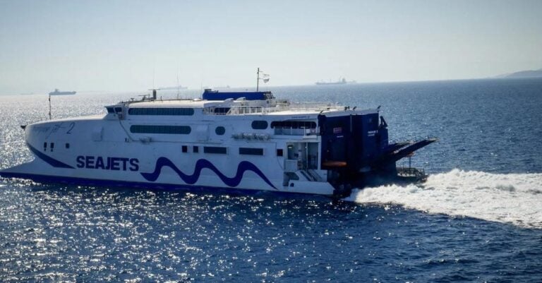 Μήλος: Ναυτικός του Super Jet βούτηξε στη θάλασσα για να σώσει 66χρονη