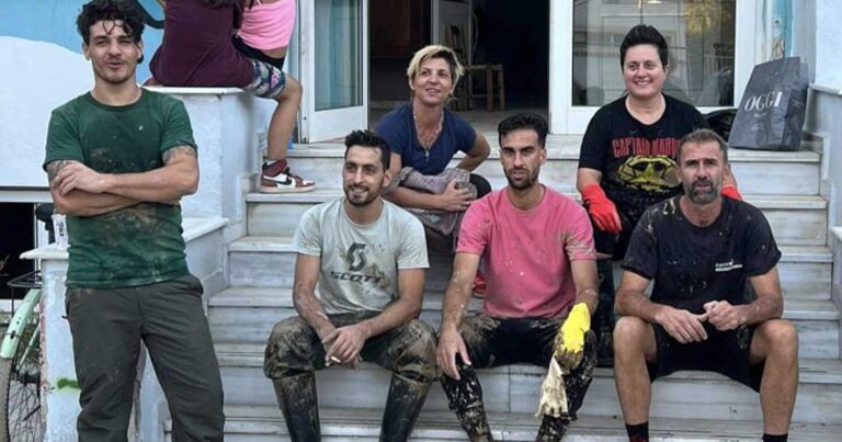 Πολλά μπράβο: Παρέα εθελοντών καθάρισε από τις λάσπες το Ορφανοτροφείο Βόλου