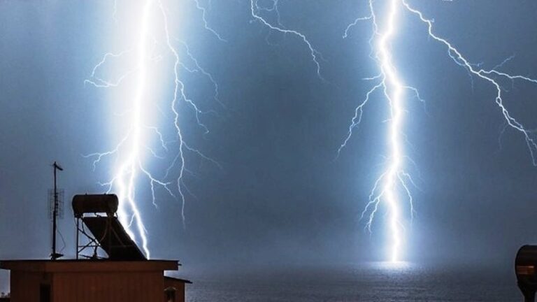 Προσοχή στην Αττική τις επόμενες ώρες: Η κακοκαιρία Daniel αποκτά τροπικά χαρακτηριστικά