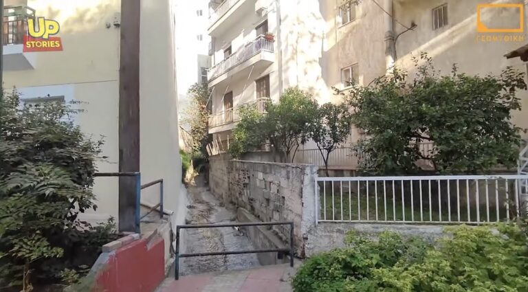 Ρέμα στην καρδιά της Αθήνας διασχίζει υπόγεια, αυλές και πιλοτές