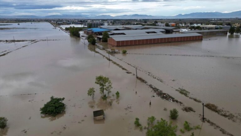 Σάλος με την «εντολή» που βύθισε τον Παλαμά -Ποιος ζήτησε να σπάσει ανάχωμα; -Τι απαντά Αντιπεριφερειάρχης