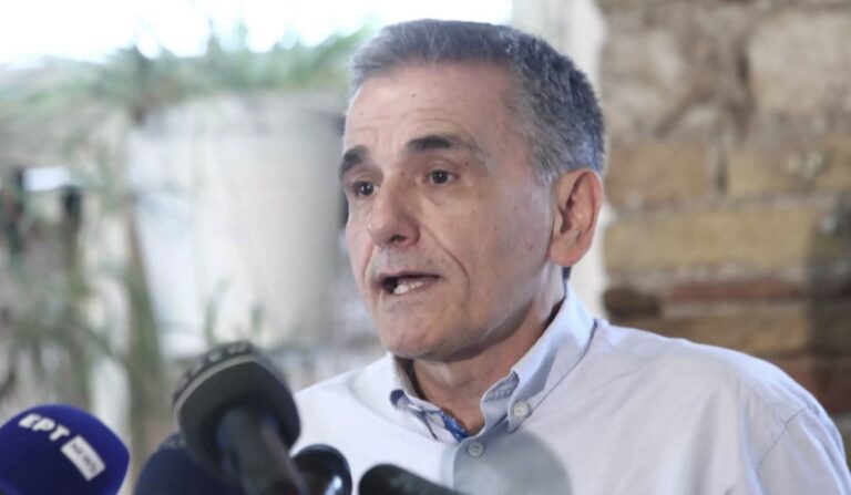 Τσακαλώτος: «Ο Μητσοτάκης δεν μπορεί να οργανώσει ούτε μεθύσι σε μπυραρία»