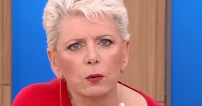 Έξαλλη η Ελενα Ακρίτα με νεαρή βουλευτή της ΝΔ –  «Πόμολο δεν ακούμπησε το χεράκι της»