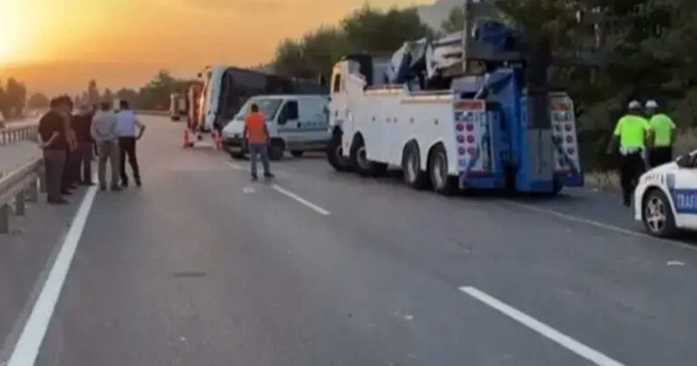 Ασύλληπτη Τραγωδία στην άσφαλτο: 6 νεκροί και 43 τραυματίες σε σύγκρουση φορτηγού με πούλμαν