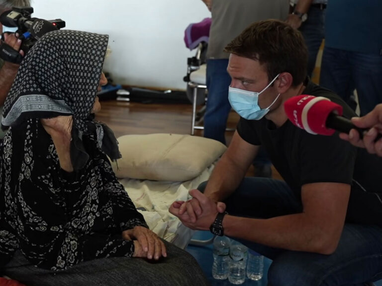 Κασσελάκης: «Ζήτησα από μια 85χρονη γιαγιά να έχω την ευχή της, να μπορέσω να κάνω καλό στον τόπο μου»