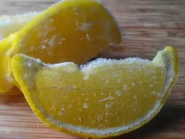 Γιατί πρέπει να κόβετε τα λεμόνια και να τα βάζετε στην κατάψυξη