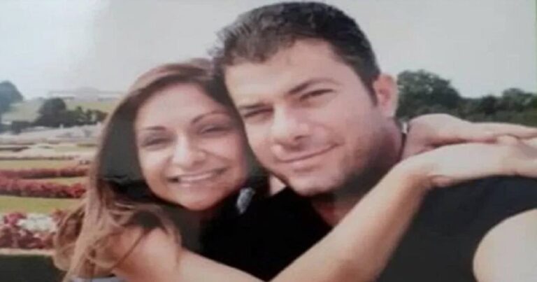 «Της κρατούσα το χέρι και της σκούπιζα το στόμα όταν έκλεισε για πάντα τα μάτια…»