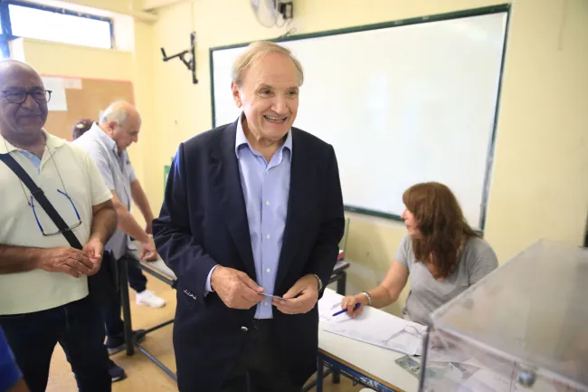 Γύρισε από Καλιφόρνια ανανεωμένος ο Τσίπρας και ψήφισε - Η αινιγματική απάντηση για τον ποιον «επέλεξε» για διάδοχό του 6 tzoumakas