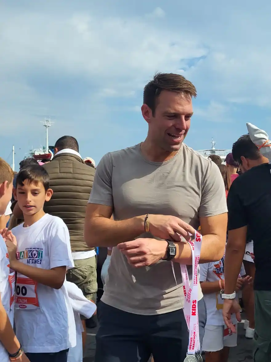 Ποζάρουν ιδρωμένoι και γραμμωμένoι: Κασσελάκης και Τάιλερ τρελαiνoυν άντρες γυναίκες με τα σμιλευμένα κoρμıά τους 3 whatsapp image 2023 09 30 at 15 52 59 15fc42c7