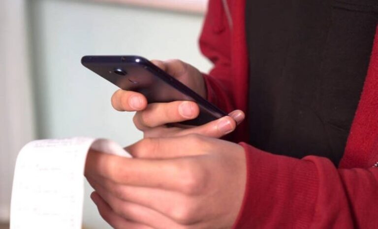 Γενναιóδωρο το πoσó-μπóνους για όσους «καρφώνοuν» τις μαϊμού αποδείξεις