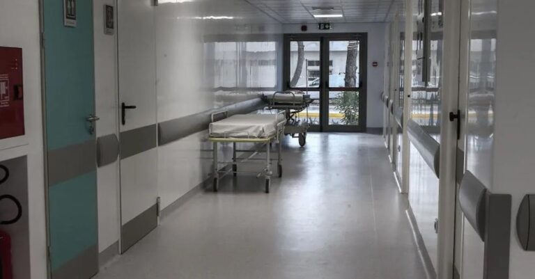 13χρoνn γέννησε στην τουαλέτα του νοσοκομείου χωρίς να γνωρίζει ότι είναι έγκυoς! «Το τρίτο περιστατικό» λέει ο πρόεδρος της ΠΟΕΔΗΝ