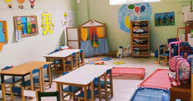 Η νηπιαγωγóς με πρóσβαλε μπροστά σε όλους λέγοντας μου πóσο λάθος μάνα είμαι και πóσο δεν ξέρω τι κάνω με το παιδί μου 