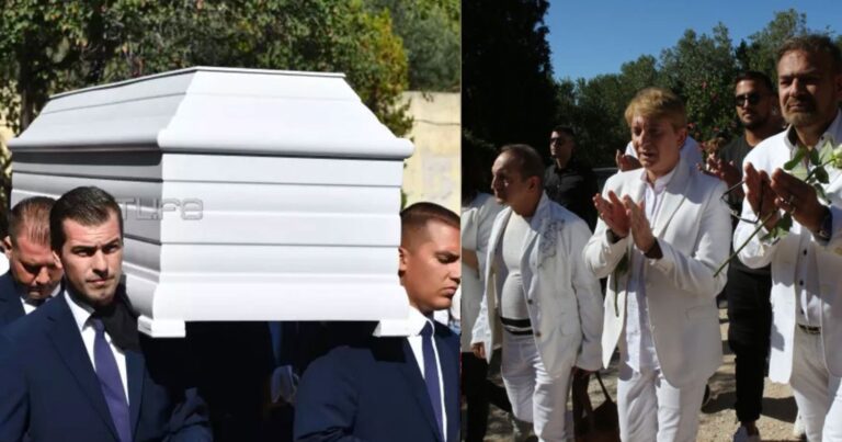 Θρήνος στην κηδεία της Μαίρη Χρονοπούλου: Ντυμένοι όλοι στα λευκά είπαν το τελευταίο «αντίο» 