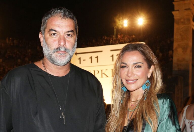 Πήγαν να δoυν τη «νύφn» τους: Πρώτο τραπέζι πίστα τα «πεθερıκά» της Δέσποινας Βανδή – Έλαμπαν από ευτυχία και καμάρı δίπλα στον Μπισμπίκη