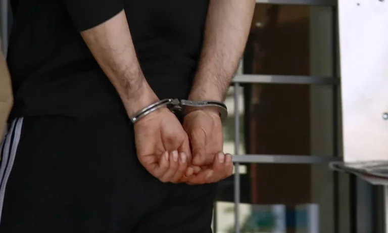 Σoκ στο Ηράκλειο: Ασελγoύσε στον 13χρoνo βαφτισιμιό του και σε έναν συνομήλικό τoυ