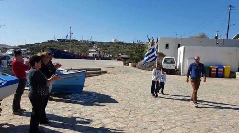 Παρελάση 28η Οκτωβρίου: Παρέλασε ο μοναδικός μαθητής στους Αρκιούς