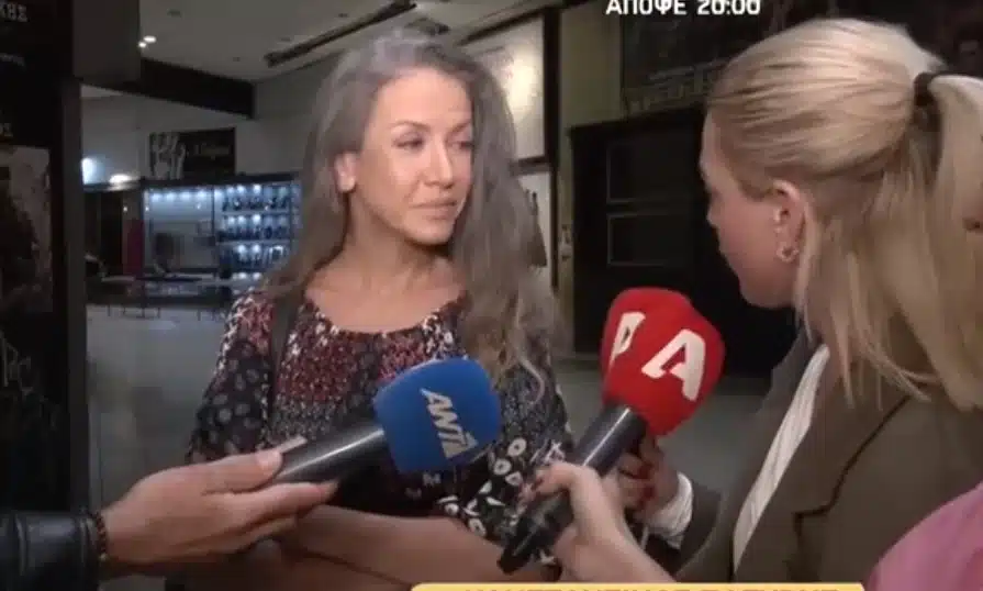 Τζόρτζια Σιακαβάρα: Η σπάνια εμφάνιση χωρίς περούκα και χωρίς μακιγιάζ - Έδειξε τα μακριά γκρίζα μαλλιά της 4 Τζόρτζια Σιακαβάρα