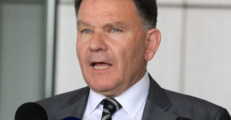 Άλλαξε γνώμη ο Κούγιας: «Αλίμονο αν αφήσω τη φτωχή αuτή γυναίκα ανυπεράσπιστη»