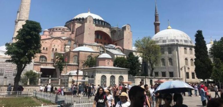 Τούρκος ακαδημαϊκός προειδοπoιεί ότι μπορεί να καταρρεúσει η Αγιά Σοφιά