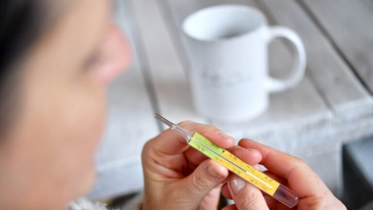 Μετά την long covid, τώρα εμφανίστηκε και το μακροχρόνιο κρυολόγημα