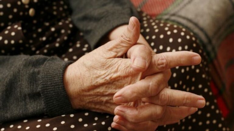 Διδυμότειχο: Της έδωσαν κατά λάθος λεφτά και της τα κρατούν από τη σύνταξη – «Παρεξηγήθηκαν που τους έβγαλα στα κανάλια»