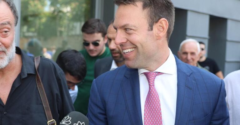 Δημοσκόπηση MRB: Σε γυναίκες και νέους η απήχηση Κασσελάκη – Στο 85% η συσπείρωση της ΝΔ