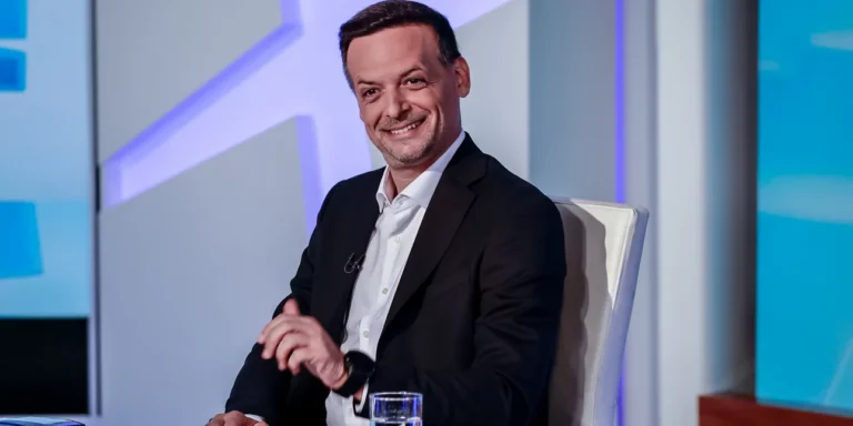 Η άβολη στιγμή του Χάρη Δούκα κατά τη διάρκεια του debate με Μπακογιάννη