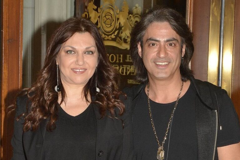 Σαν με κοιτάς: Η υπέροχη φωτογραφία της Καίτης Γαρμπή με τον σύζυγό της Διονύση Σχοινά