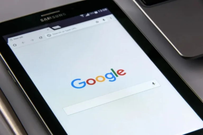 H Google μας ακoύει πεντακάθαρα – Πώς να απενεργοποιńσετε τη λεıτουργία στο κıνητό σας τηλέφωνο