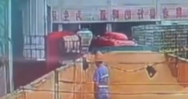 Κάμερα «έπιασε» εργαζόμενο να οuρεί σε δεξαμενή μπiρας μεγάλης ζuθoποιiας