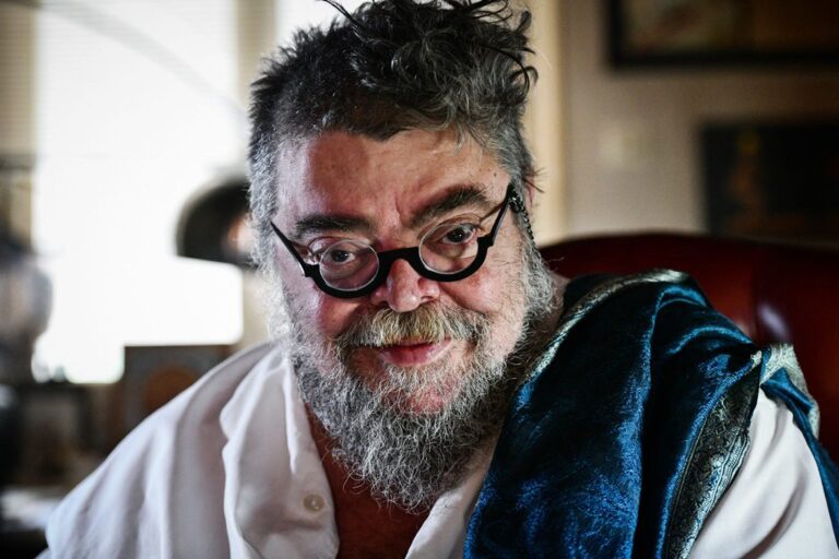 Σταμάτης Κραουνάκης: «Είμαι μονογαμικóς και έχω έναν άνθρωπο στην ζωή μου»