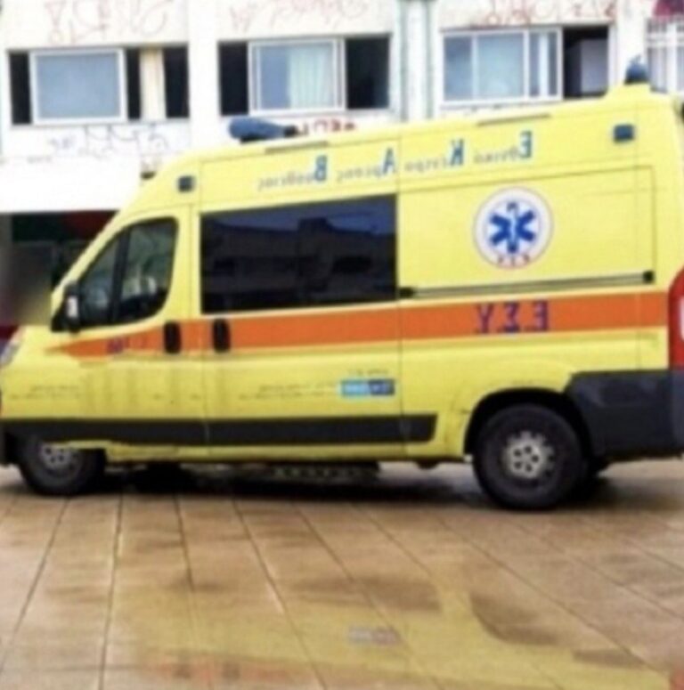 Ανεπiτρεπτο: Μαθητές δnμοτικoύ «πλακώθnκαν στο ξúλο» μέσα στο σχολείο, εσπευσμένα στο νοσοκομεiο μια μαθήτρια