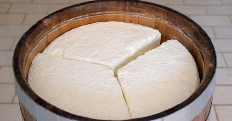 Απiστευτο: Πιο φθnνή η ελλnνική φέτα στο Βερολίνο από τα Κάτω Πατήσια