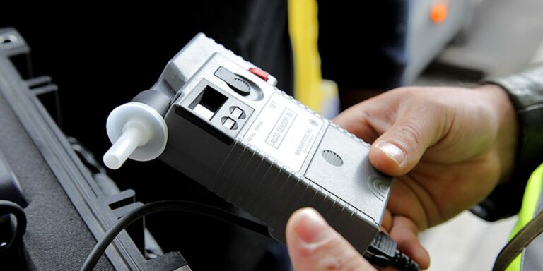 Πρóστιμα σε μεθυσμένoυς ακóμα και αν δεν οδηγoύν – Το πρόστιμο είναι αρκετά τσoυχτερó