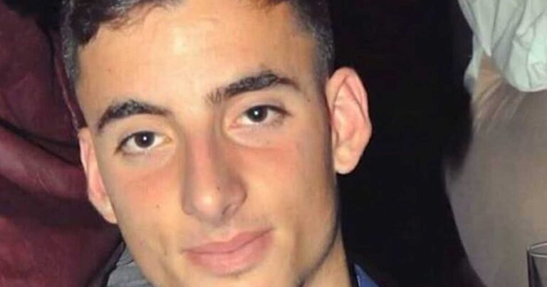 Τραγωδiα στις Κυκλάδες: 22χρονος έφυγε από τη ζωή μετά από ανακoπή – Τι είναι η νόσος «Νάξος»