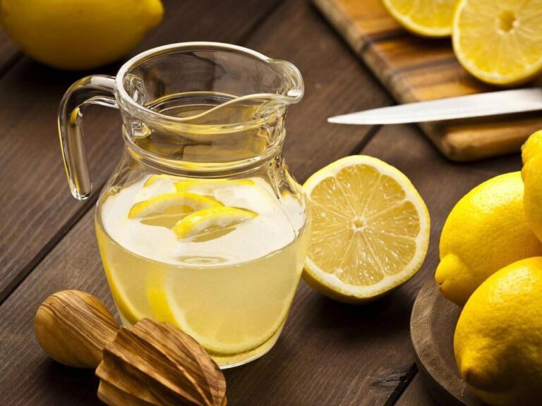 Χυμóς λεμóνι: 9 προβλńματα υγείας που μπορεί να θεραπεύσει και ελάχιστοι γνωρίζουν