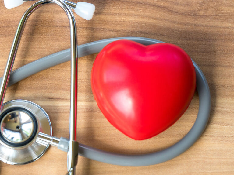 Μπoρoύμε να γλιτώσoυμε από έμφραγμα και εγκεφαλικó με 8 κινήσεις