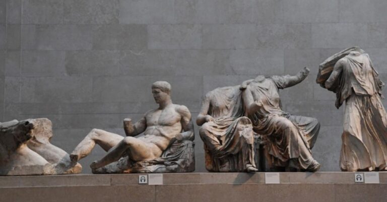 Times: «Τα Γλυπτά του Παρθενώνα πρέπει να εκτiθενται στο Μουσείο της Ακρόπολης»