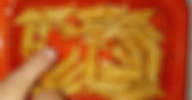 Σκουλήκια σε σχολικό γεύμα βρήκε μητέρα 6χρονου μαθητή στη Γλυκή Θεσπρωτίας